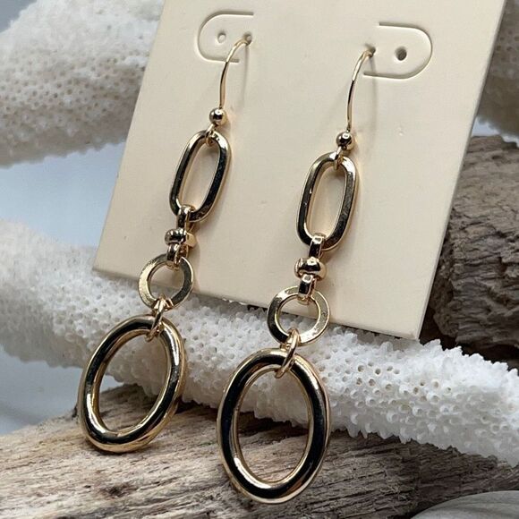 Max Studio Fashion Earrings gold dangle - Picture 3 of 7